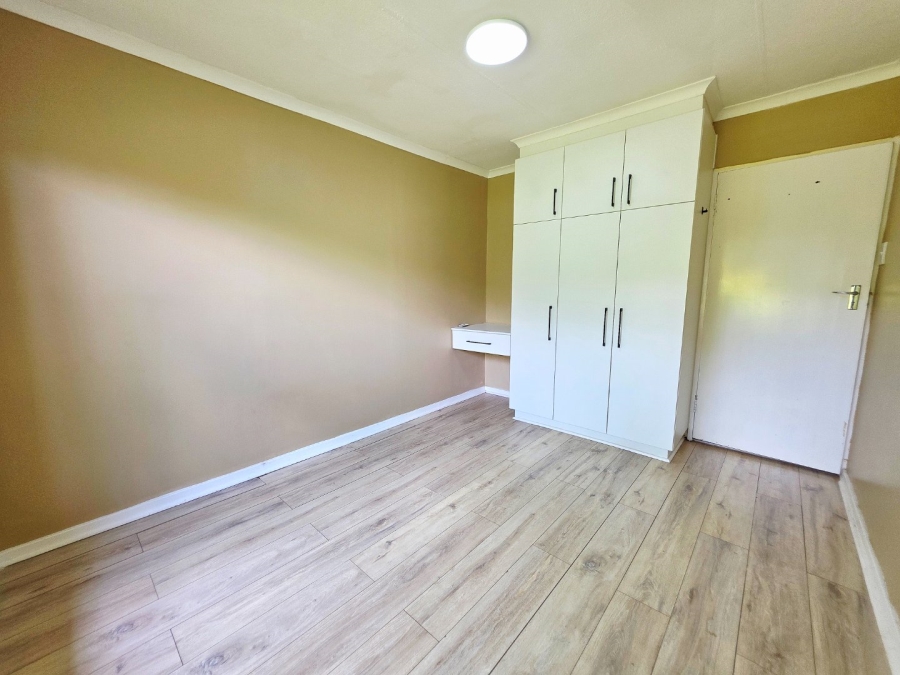 5 Bedroom Property for Sale in Pellissier Free State